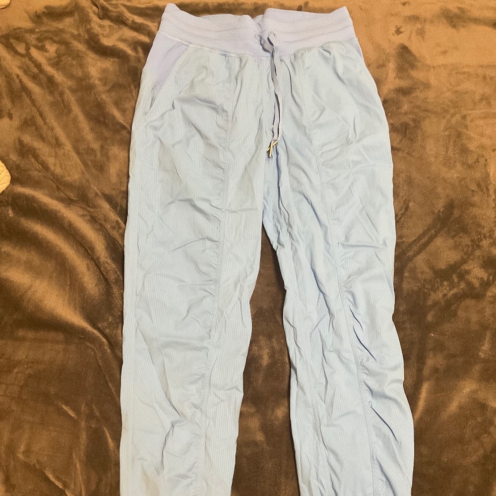 Lululemon dance studio joggers 4 nwot